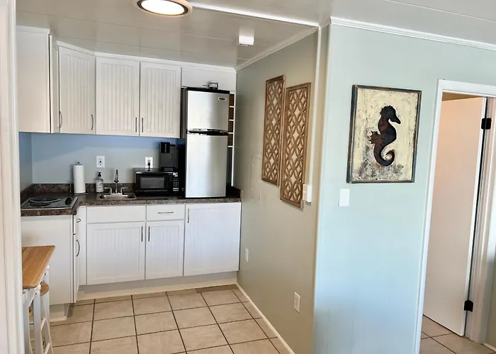 Stunning With Community Pool Just Steps To And Boardwalk! * Ocean Stadt