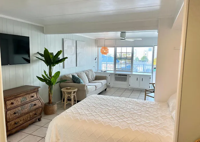 Stunning With Community Pool Just Steps To And Boardwalk! Ocean Stadt